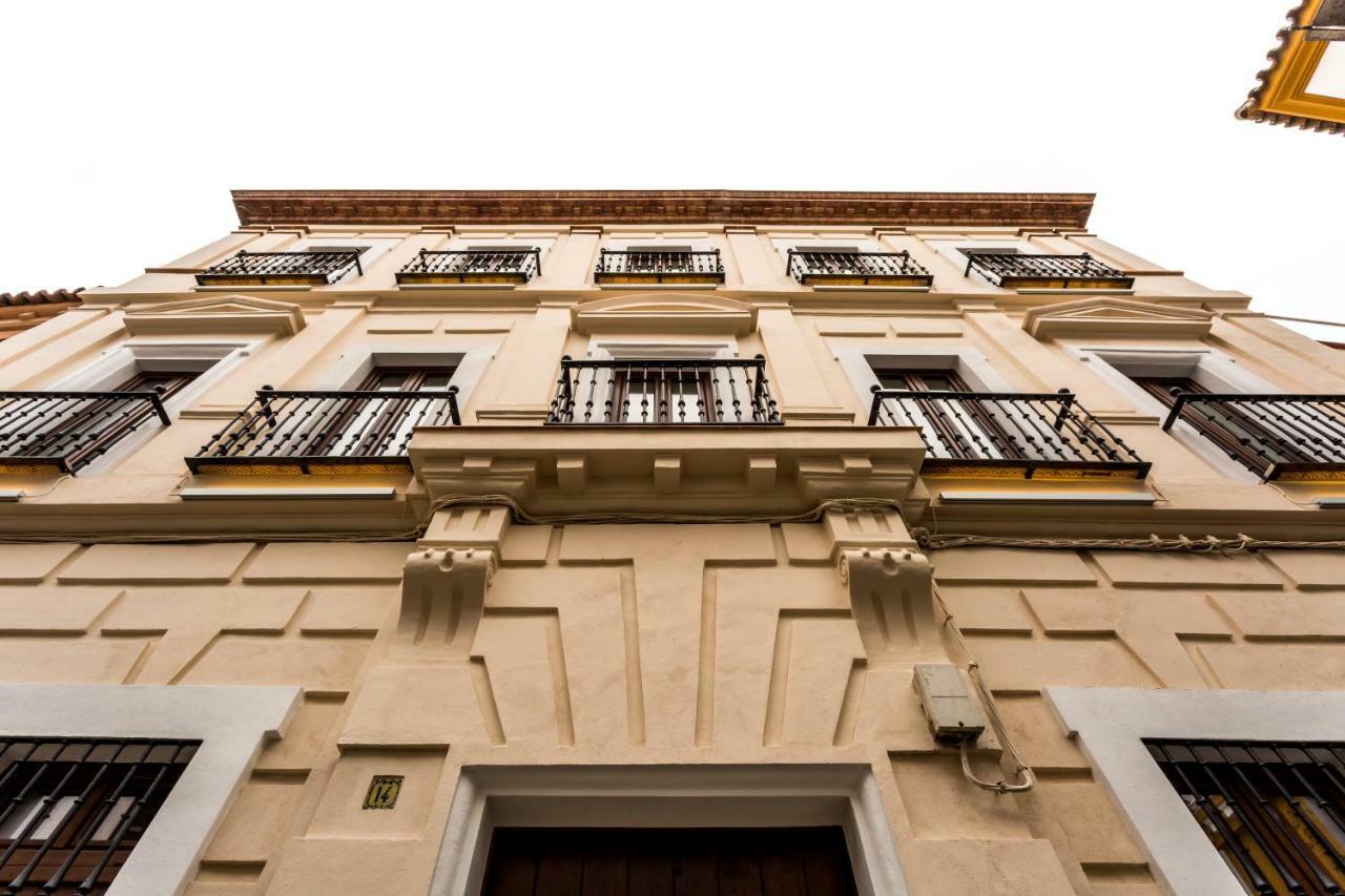 Apartamentos Lanza Seville Exterior photo